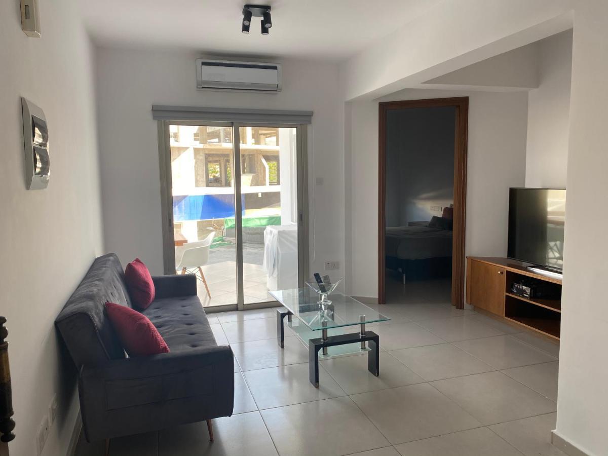 Beachside Apartment In Kato Paphos Lighthouse 81 Экстерьер фото